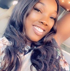 Meet your Posher, Micole